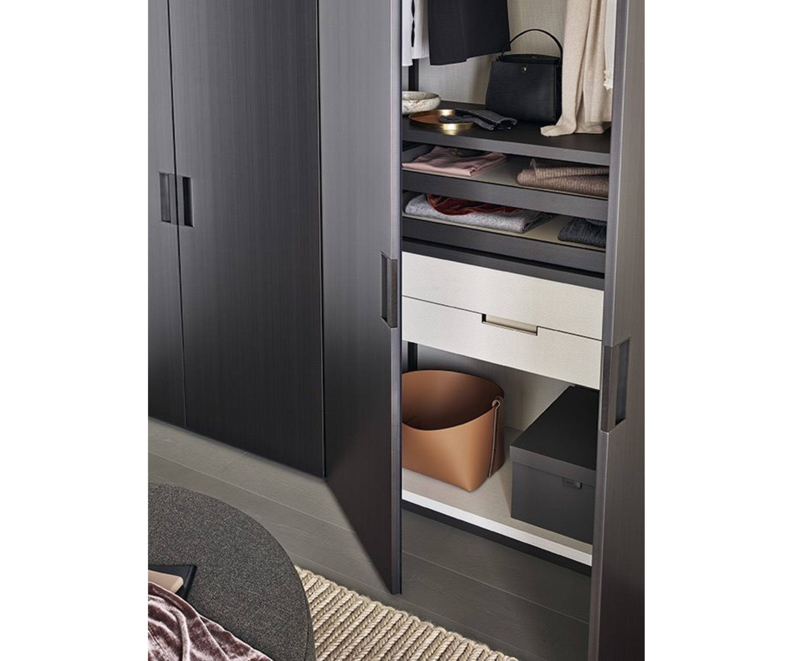 Poliform - Poignées de portes d'amoires Senzafine Plus – Image 2