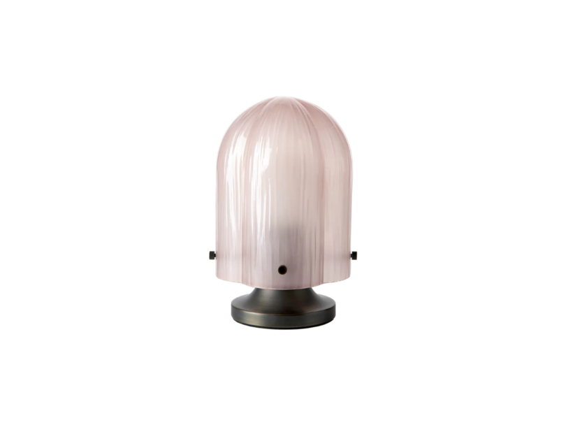 Gubi - Seine Lampe de Table